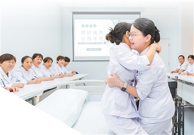 免陪照护,何以让患者安心家属省心