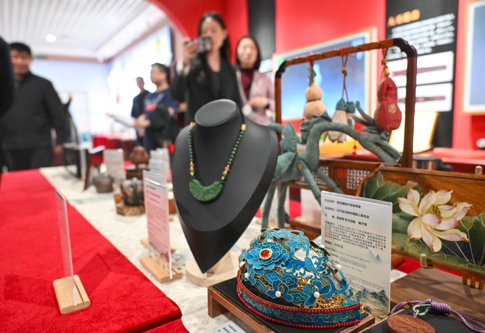 辽宁省残疾人非遗文创作品展在故宫开幕