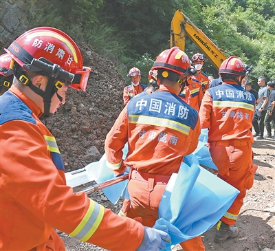 盯紧压实责任 全力抢险救援