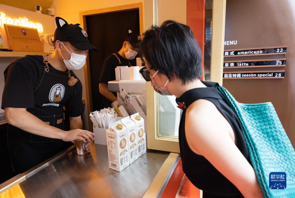 上海：盲人咖啡馆试营业