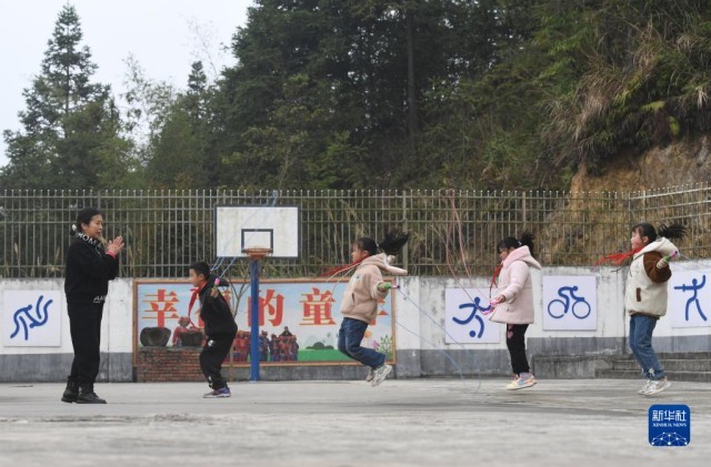一名瑶族退休教师的大山坚守