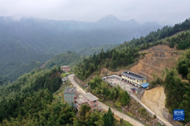 一名瑶族退休教师的大山坚守