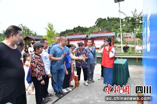 “迎大运 动起来” 成都东部新区举行残疾人趣味运动会
