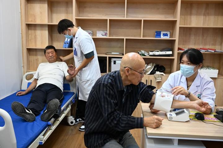 河北承德：社区养老托起幸福“夕阳红”