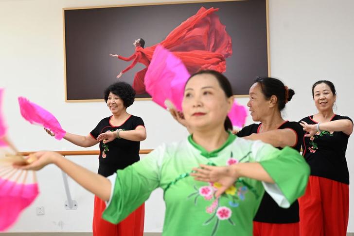 河北承德：社区养老托起幸福“夕阳红”
