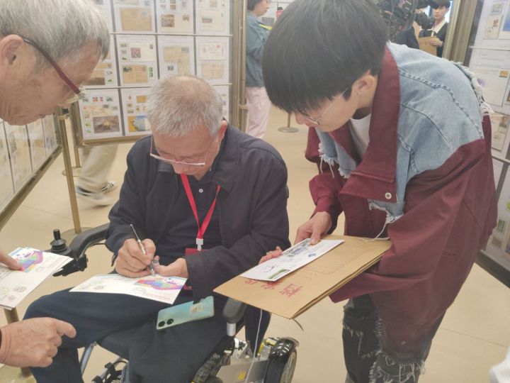 杭州亚残运会丨与亚残运会同频共振，共享残疾人集邮展里的精神力量