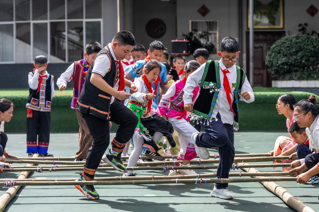 大山里的中非友谊小学开学