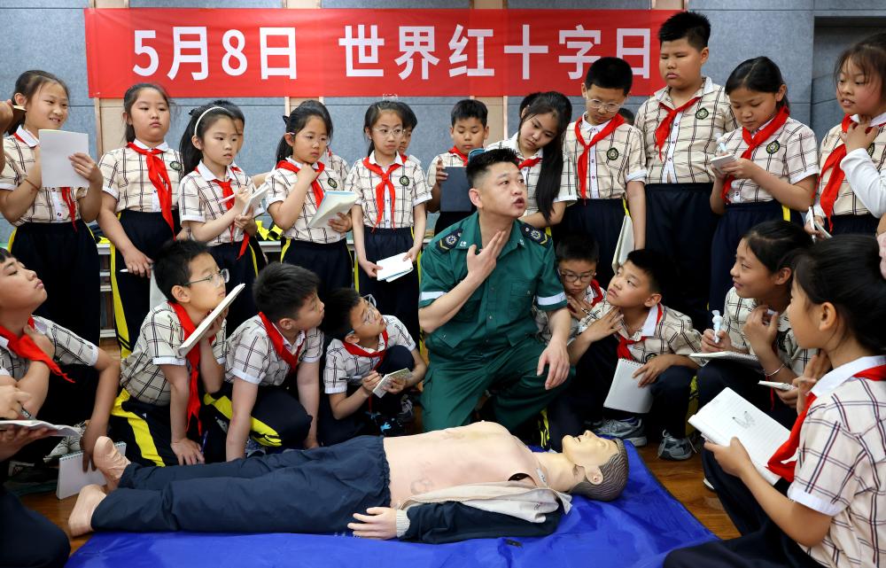 学习急救知识迎接世界红十字日