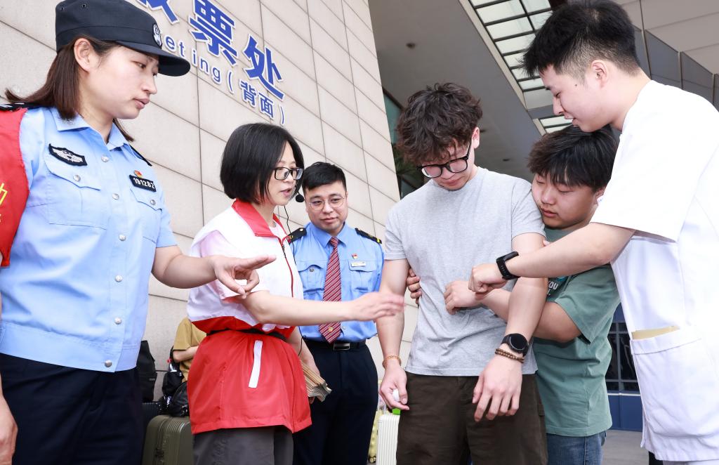 学习急救知识迎接世界红十字日