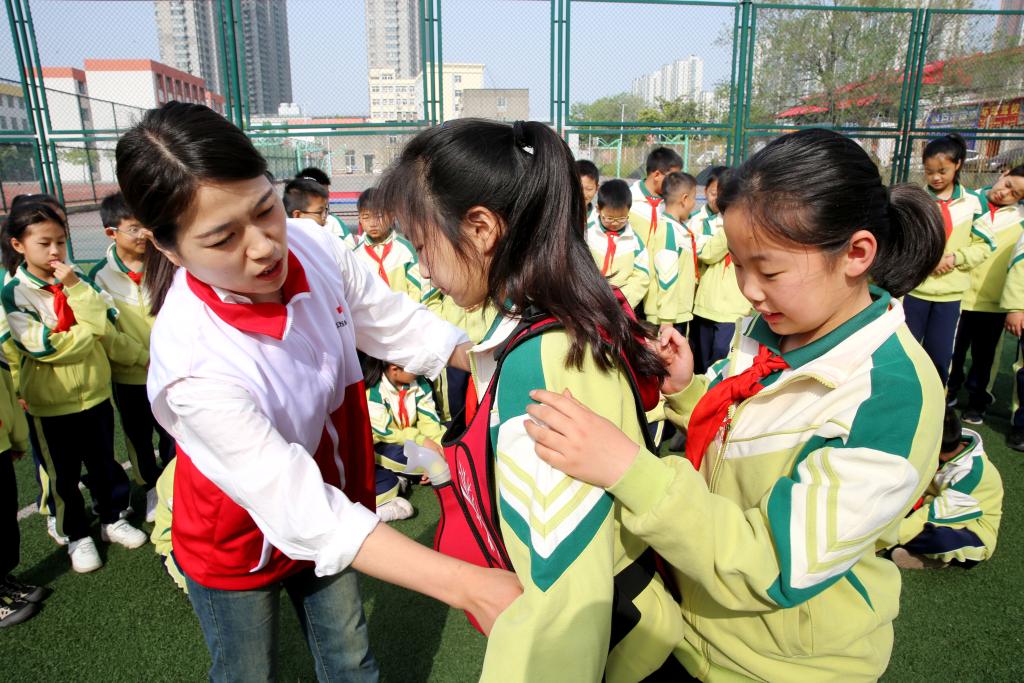 学习急救知识迎接世界红十字日