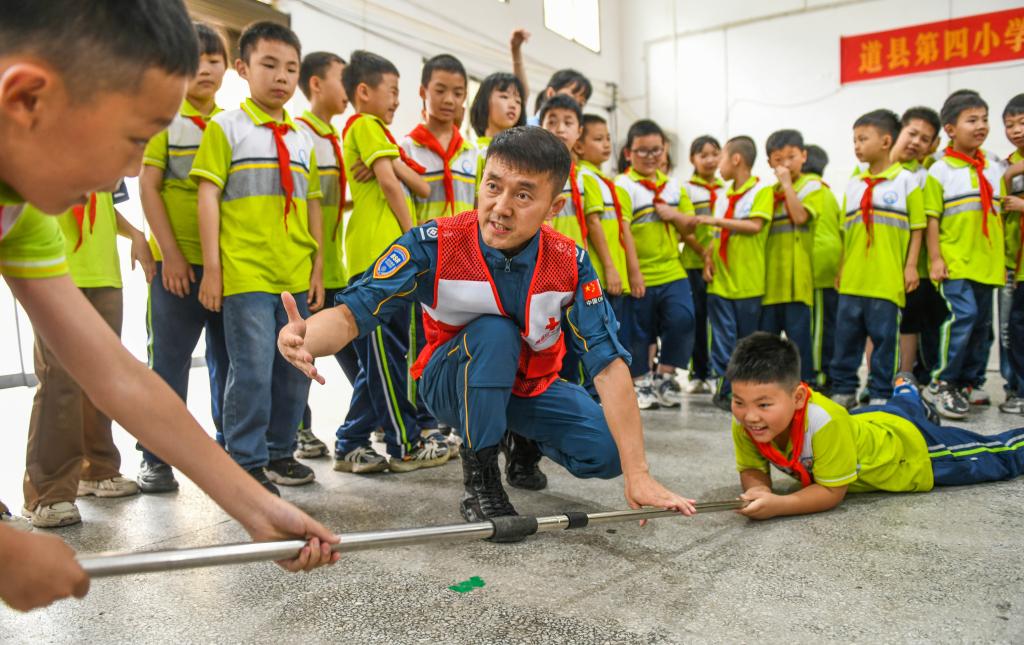 学习急救知识迎接世界红十字日