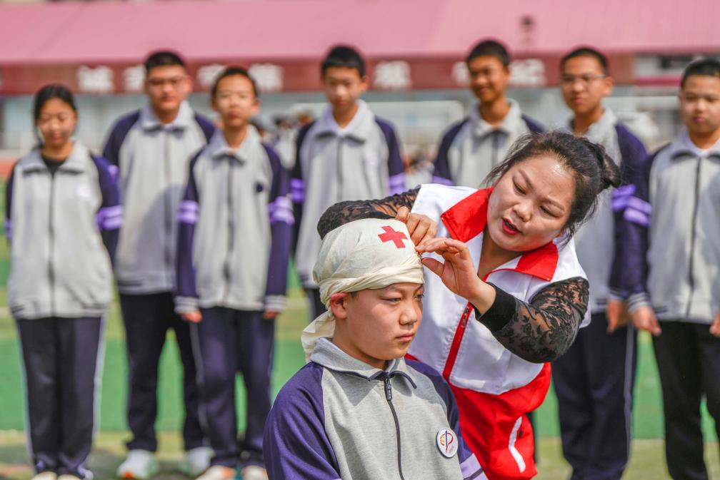 学习急救知识迎接世界红十字日