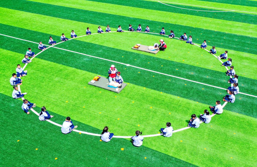学习急救知识迎接世界红十字日