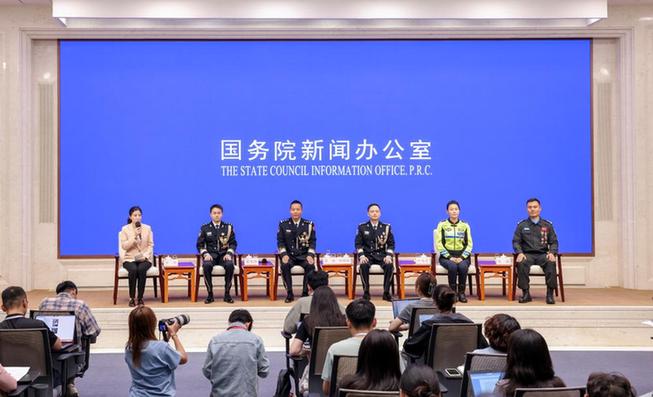 藏蓝群英记：五位人民卫士的忠诚图谱