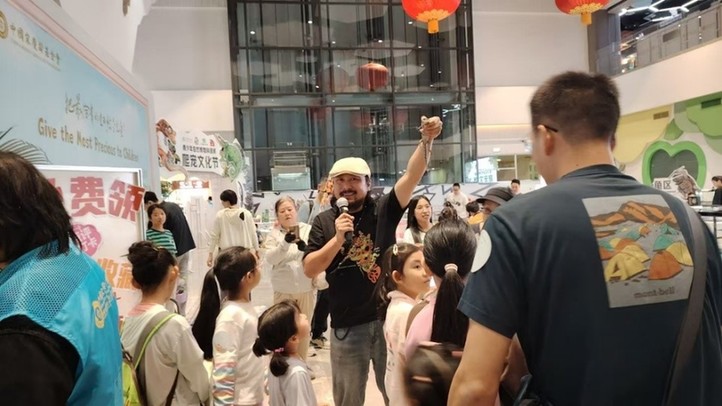 一堂行走的“家国课”：科技与文化点亮梦想