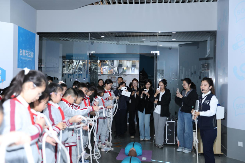 新征程上看应急|99万传感器+4038名应急员 成都破解超大城市安全治理难题 新征程上看应急|99万传感器+4038名应急员 成都破解超大城市安全治理难题