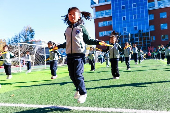 世界冠军进校园，与青少年共话拼搏精神