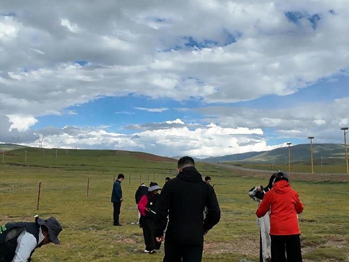 “直直公益行”走进三江源:行走高原腹地,见证万物生长 “直直公益行”走进三江源:行走高原腹地,见证万物生长
