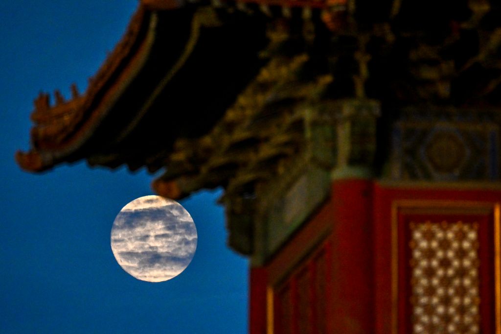 26年的团圆惦念,都揉进了这十斤月饼
