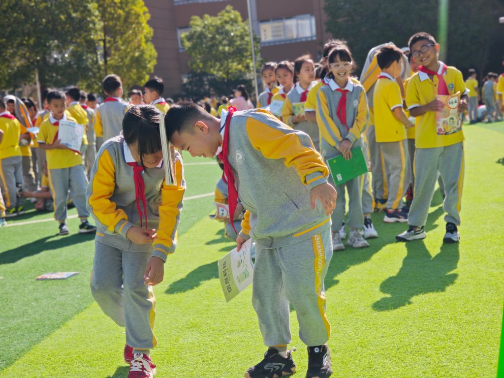 落实“健康第一”:新学期校园新气象观察