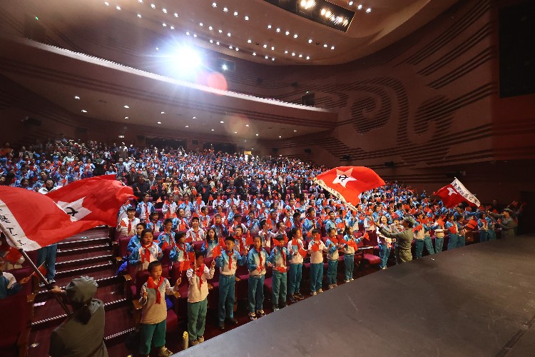 宋庆龄青少中心举办纪念长征胜利90周年主题活动
