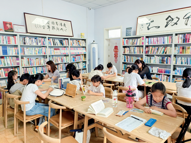 用书香点亮孩童梦想