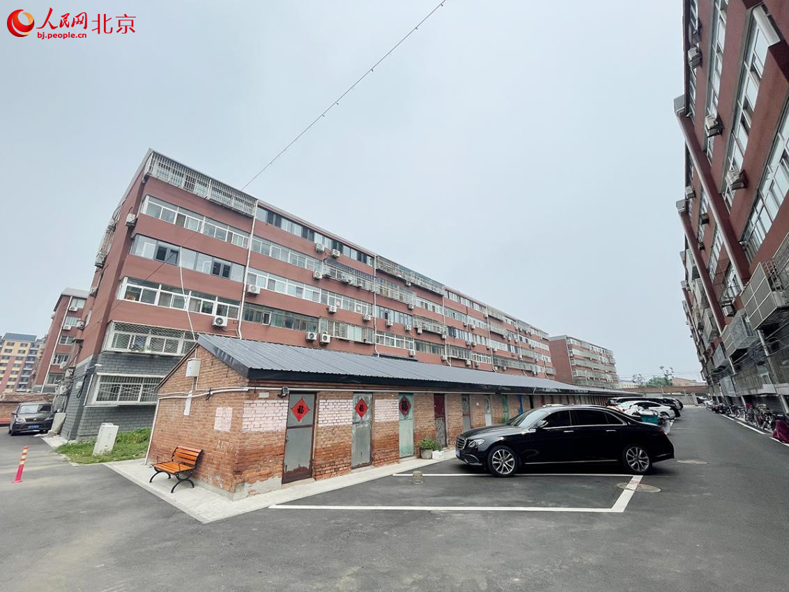 停车难!北京延庆一老旧小区改造后停车更难 111微信图片_20250922130754_223_12