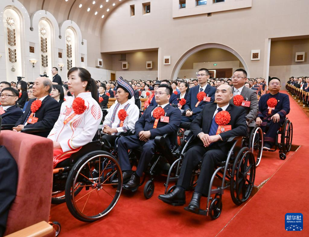 第七次全国自强模范暨助残先进表彰大会在北京召开