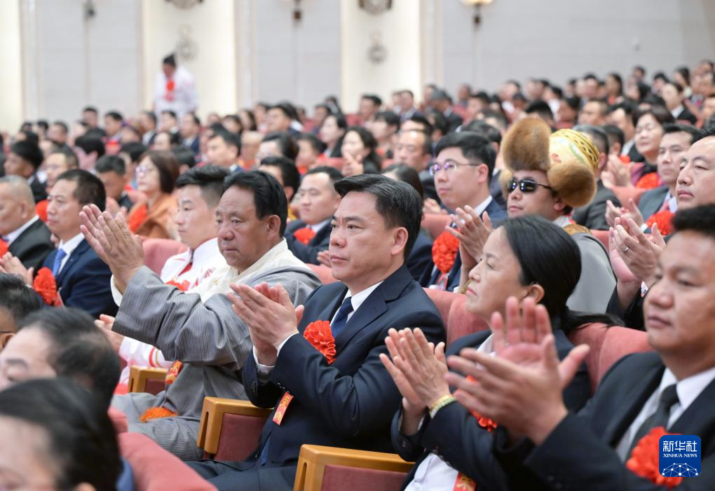 第七次全国自强模范暨助残先进表彰大会在北京召开
