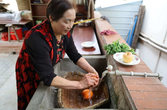 水润“她”世界:一滴水改变生活 ——“母亲水窖”25年公益实践纪实 水润“她”世界:一滴水改变生活 ——“母亲水窖”25年公益实践纪实